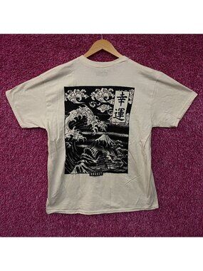 Boxset Japanese The Great Wave Graphic T-Shirt Large